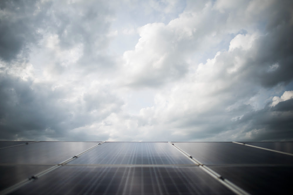 ¿Los paneles solares se dañan con la lluvia?